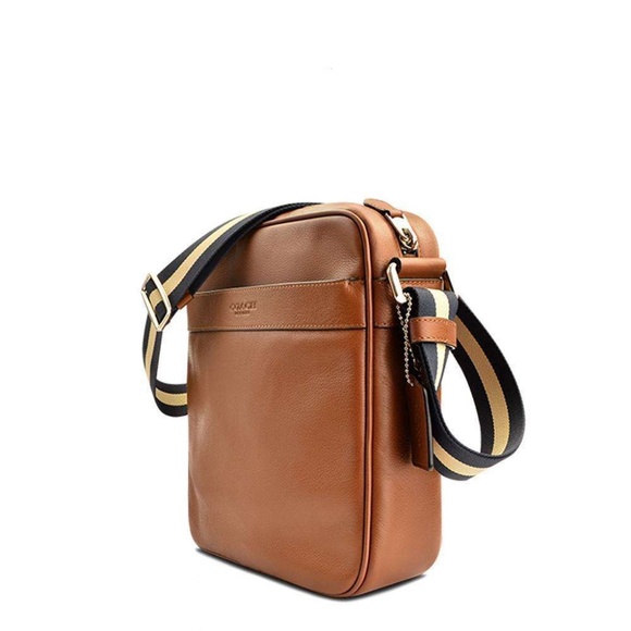 Coach ‘Charles’ Flight Bag. Cognac Leather Crossbody. Unisex - Picture 2 of 16